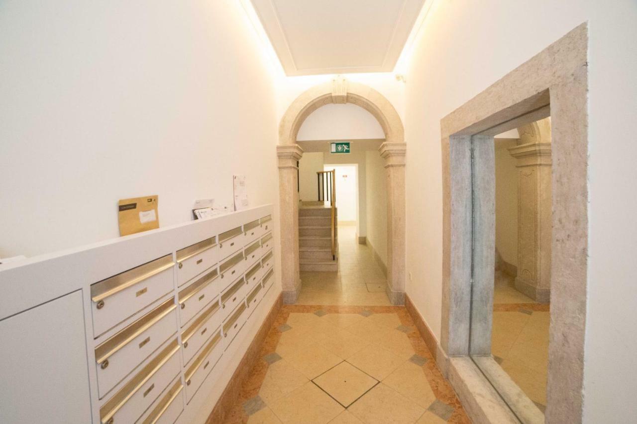 Flh Santa Catarina Cozy Apartment Lisbon Luaran gambar